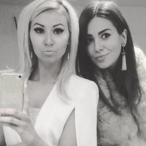 Meet your Posher, Julia